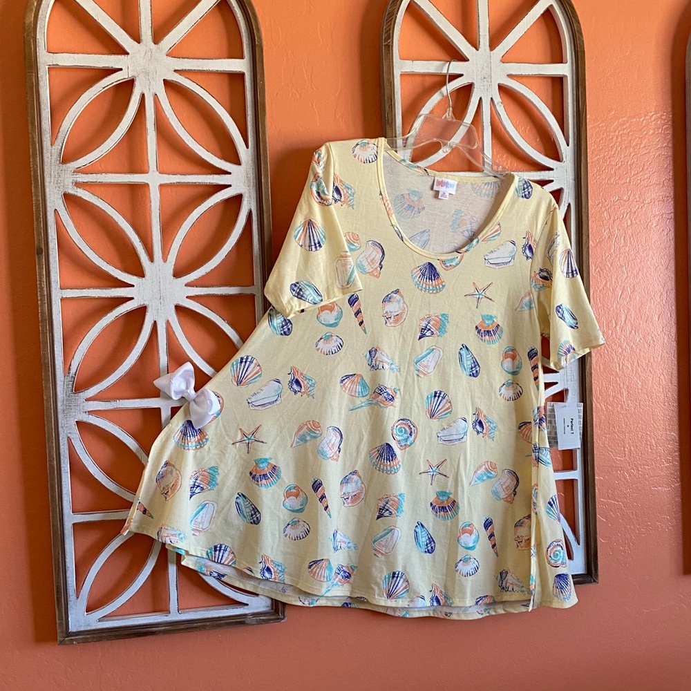 LuLaRoe Perfect Tee
